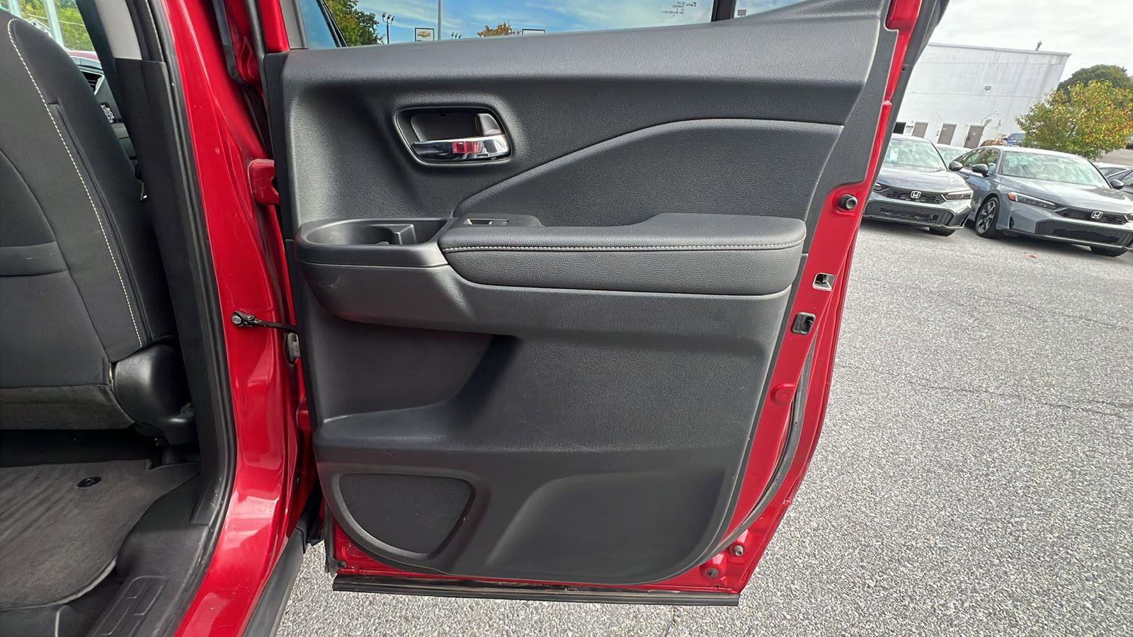 Used 2023 Honda Ridgeline Sport image 14