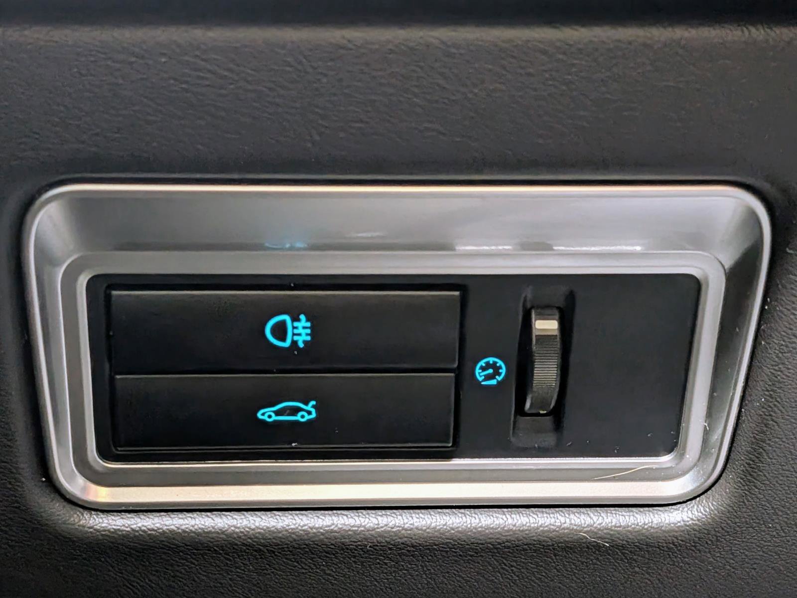 Used 2014 Jaguar XF 3.0 image 28