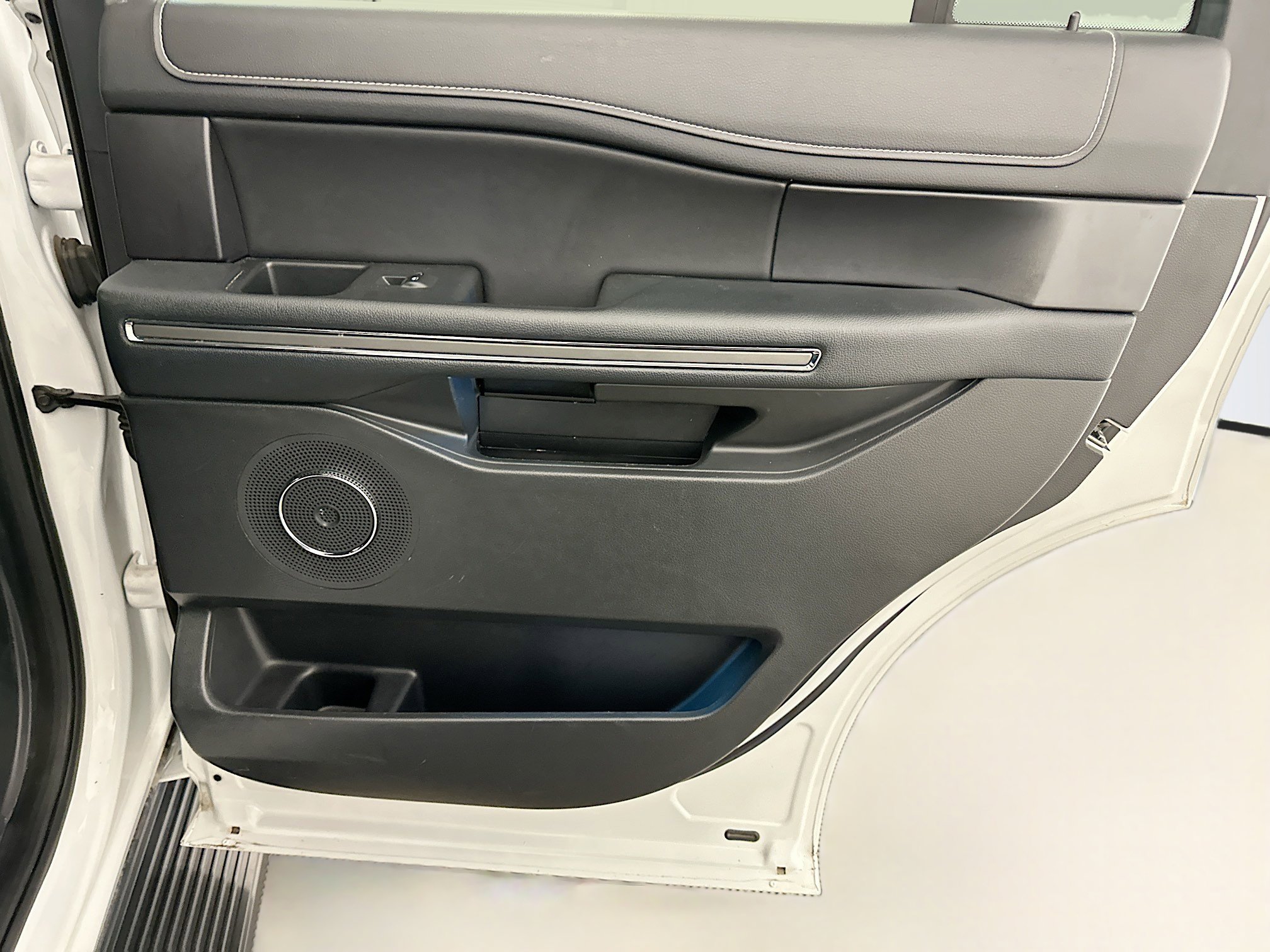 Used 2024 Ford Expedition XLT image 33
