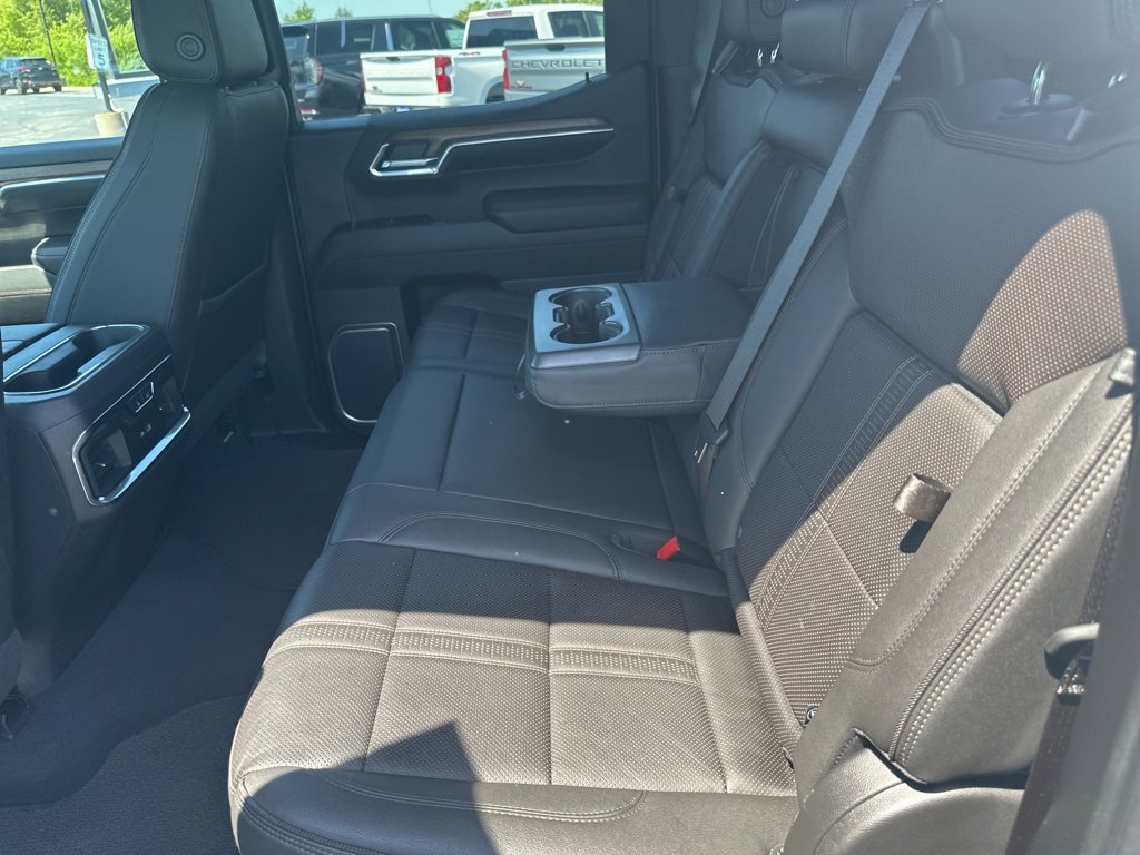Used 2023 Chevrolet Silverado 1500 High Country w/ Technology Package image 29
