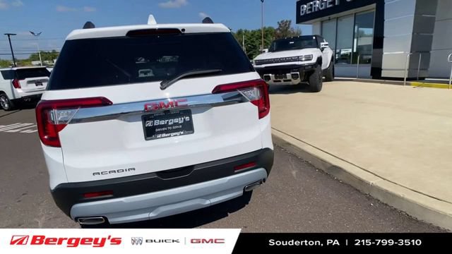 Used 2023 GMC Acadia SLT w/ Preferred Package FWD image 8