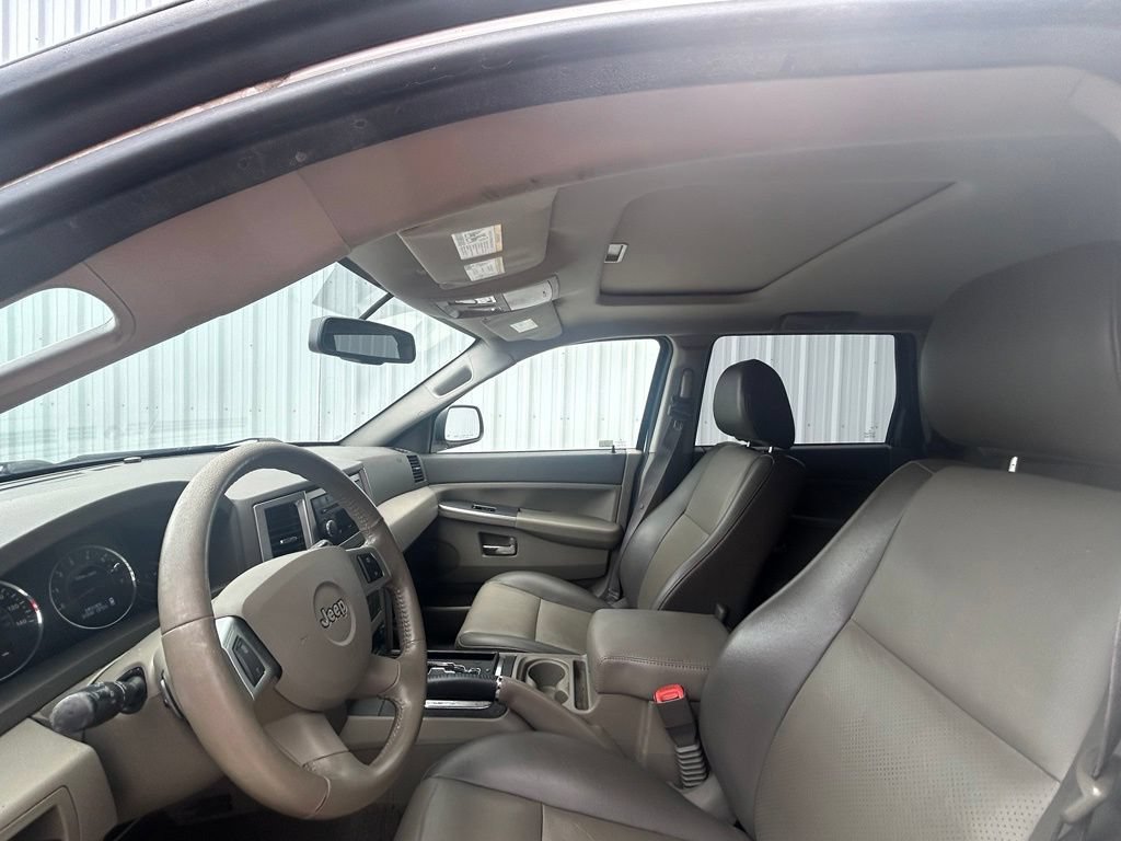 Used 2009 Jeep Grand Cherokee Laredo AWD/4WD image 11