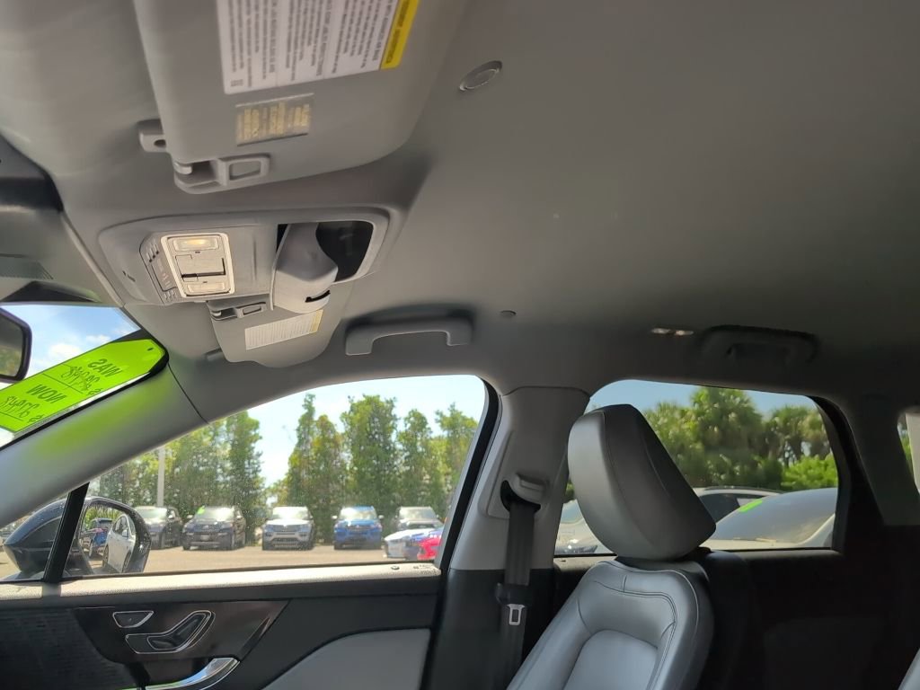 Used 2021 Lincoln Corsair FWD image 9