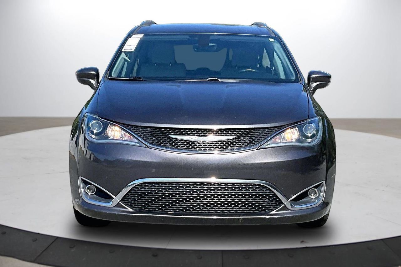 Used 2017 Chrysler Pacifica Touring-L Plus w/ Tire & Wheel Group FWD image 3