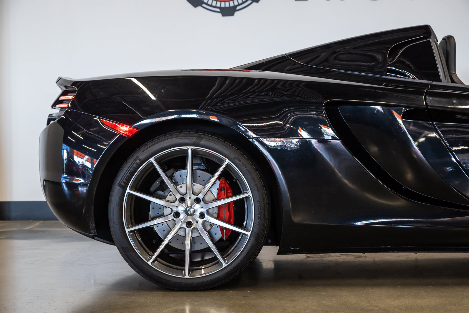 Used 2013 McLaren MP4-12C Spider RWD image 16