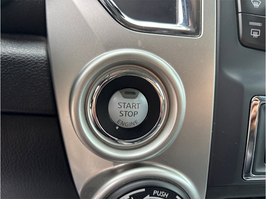 Used 2021 Nissan Titan SV w/ SV Convenience Package AWD/4WD image 28