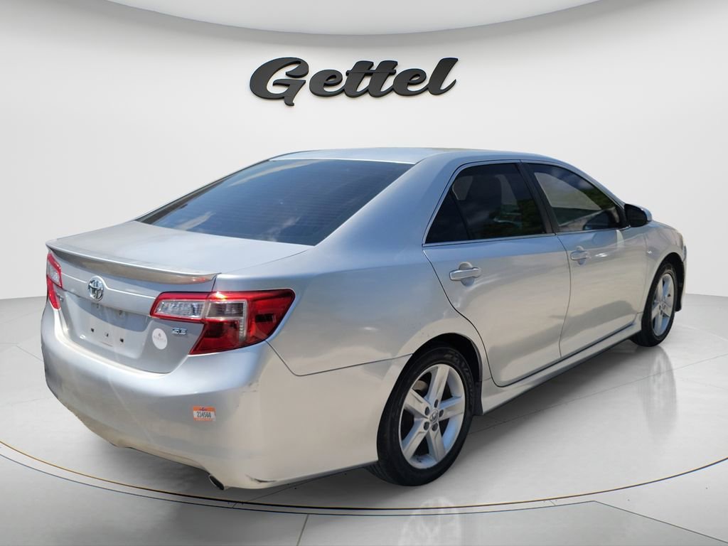 Used 2014 Toyota Camry SE image 4