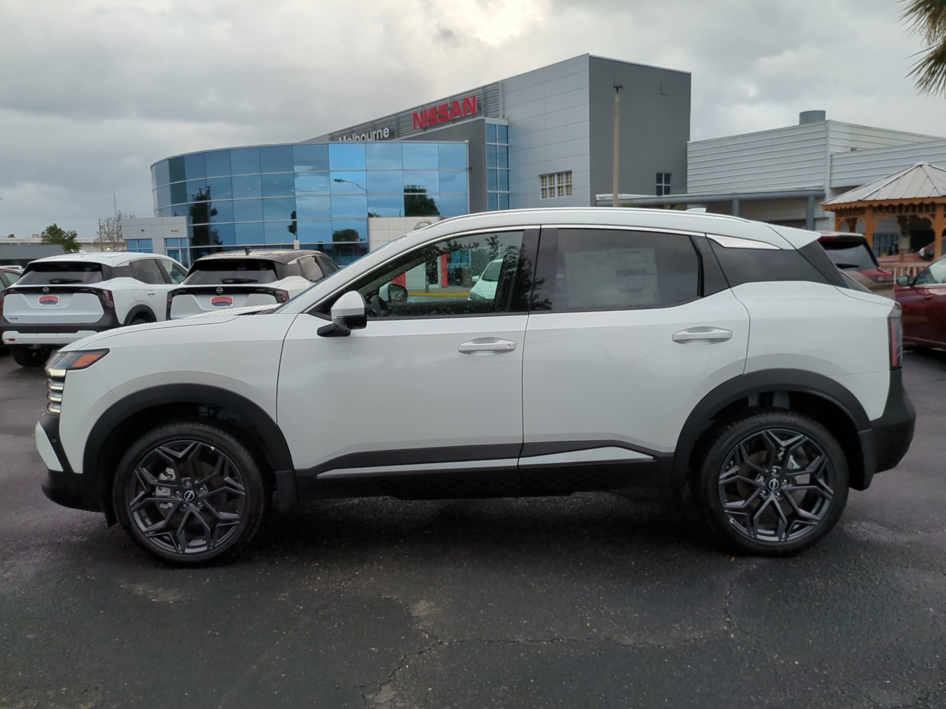 New 2026 Nissan Kicks SR FWD image 7