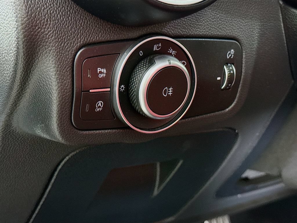 Used 2023 Alfa Romeo Stelvio Veloce AWD/4WD image 20
