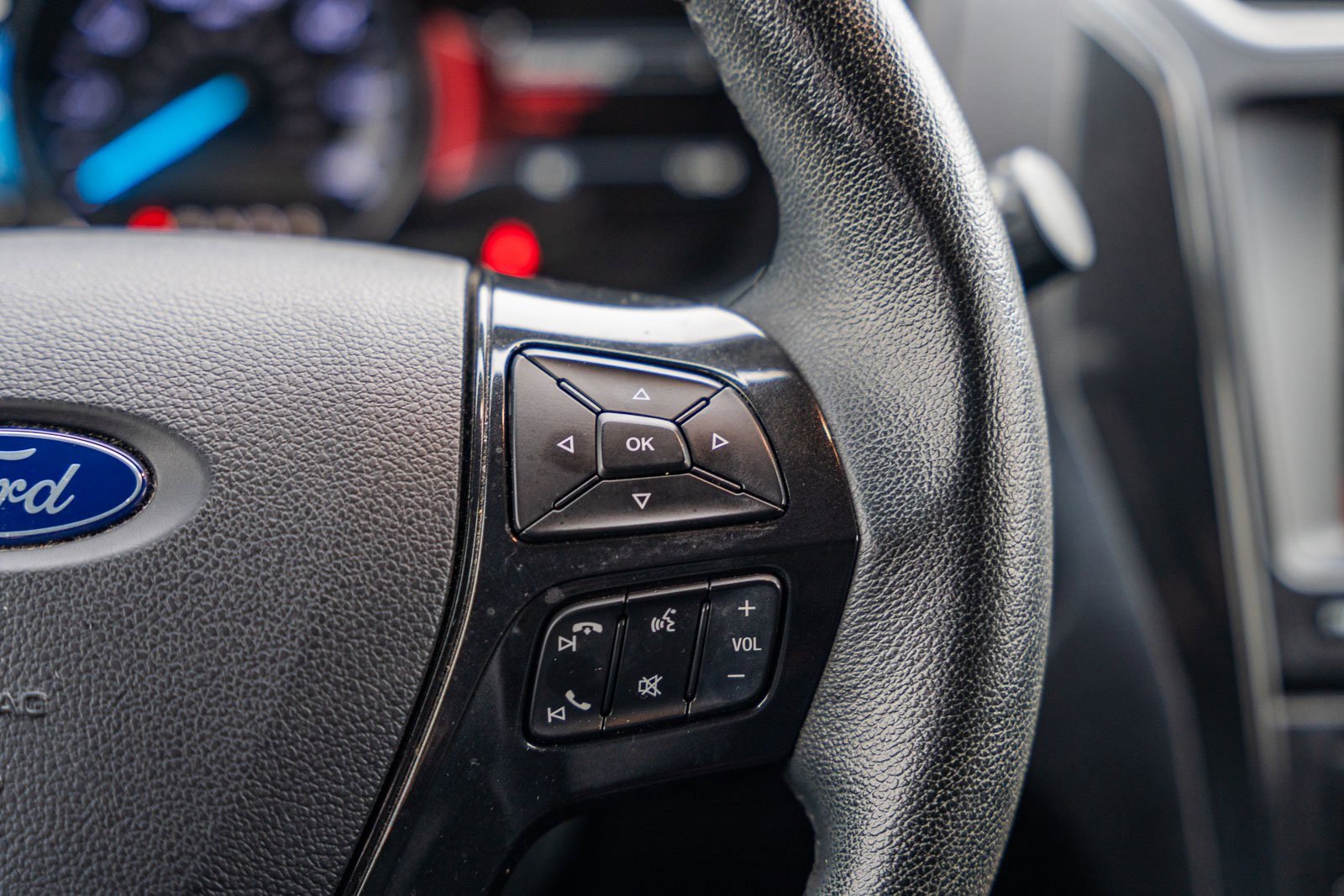 Certified 2018 Ford Explorer XLT w/ Equipment Group 202A image 28