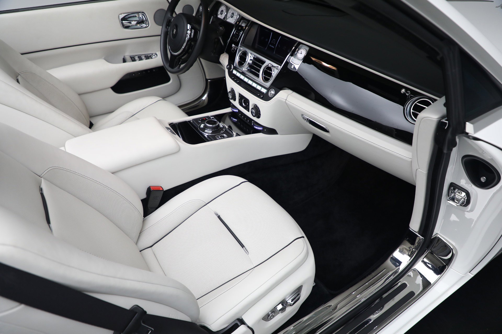 Certified 2018 Rolls-Royce Dawn image 46