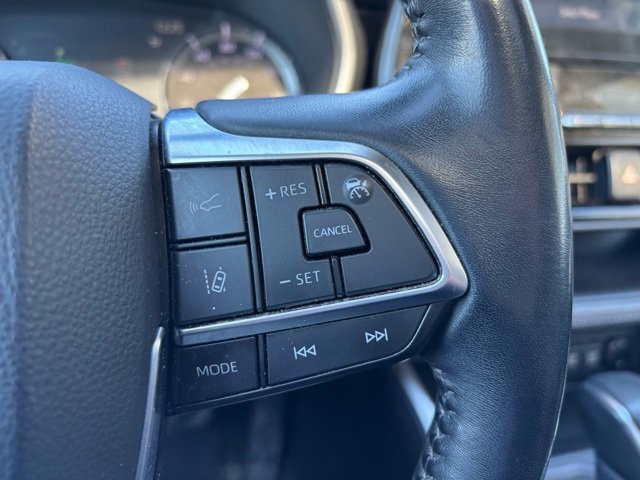 Used 2020 Toyota Highlander XLE image 16