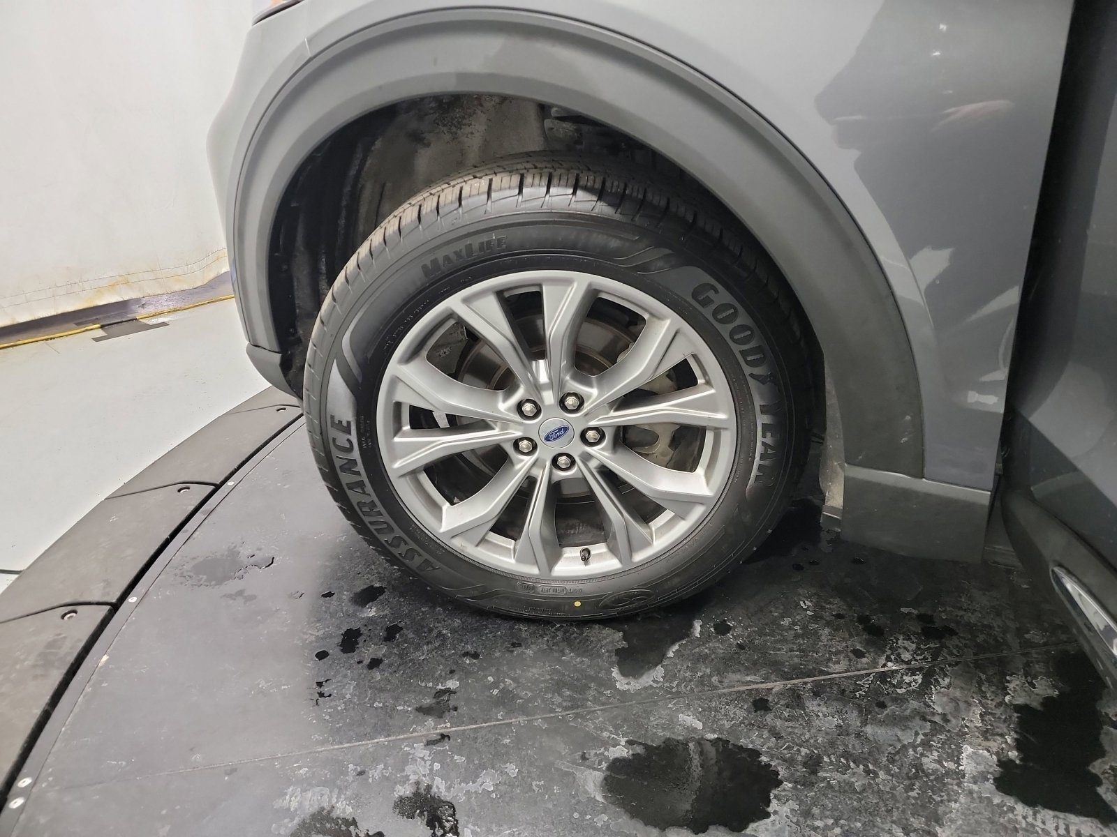 Used 2022 Ford Explorer Limited w/ Equipment Group 301A image 28