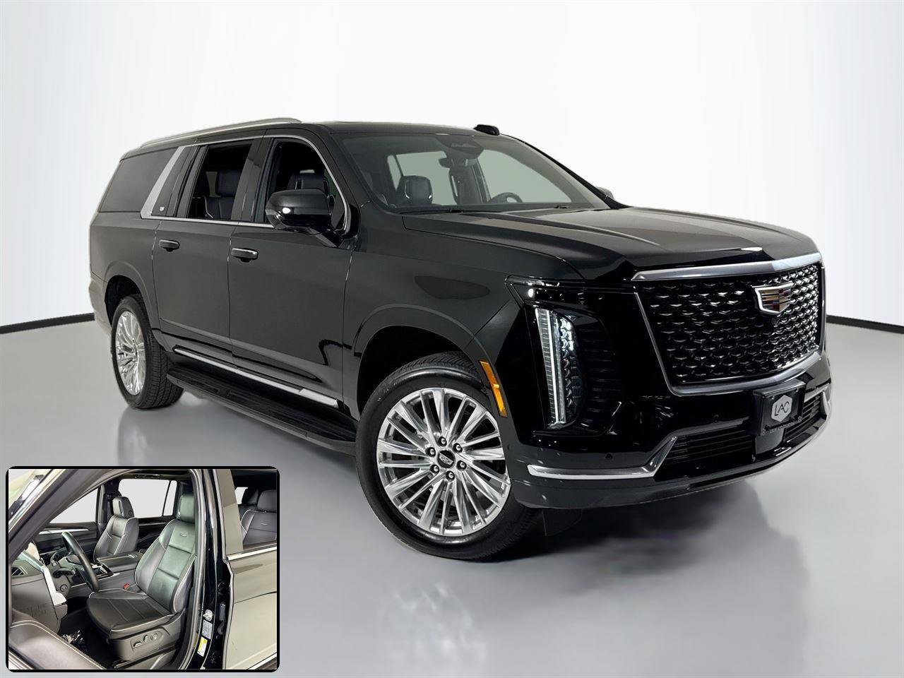 Used 2025 Cadillac Escalade ESV Premium Luxury image 2