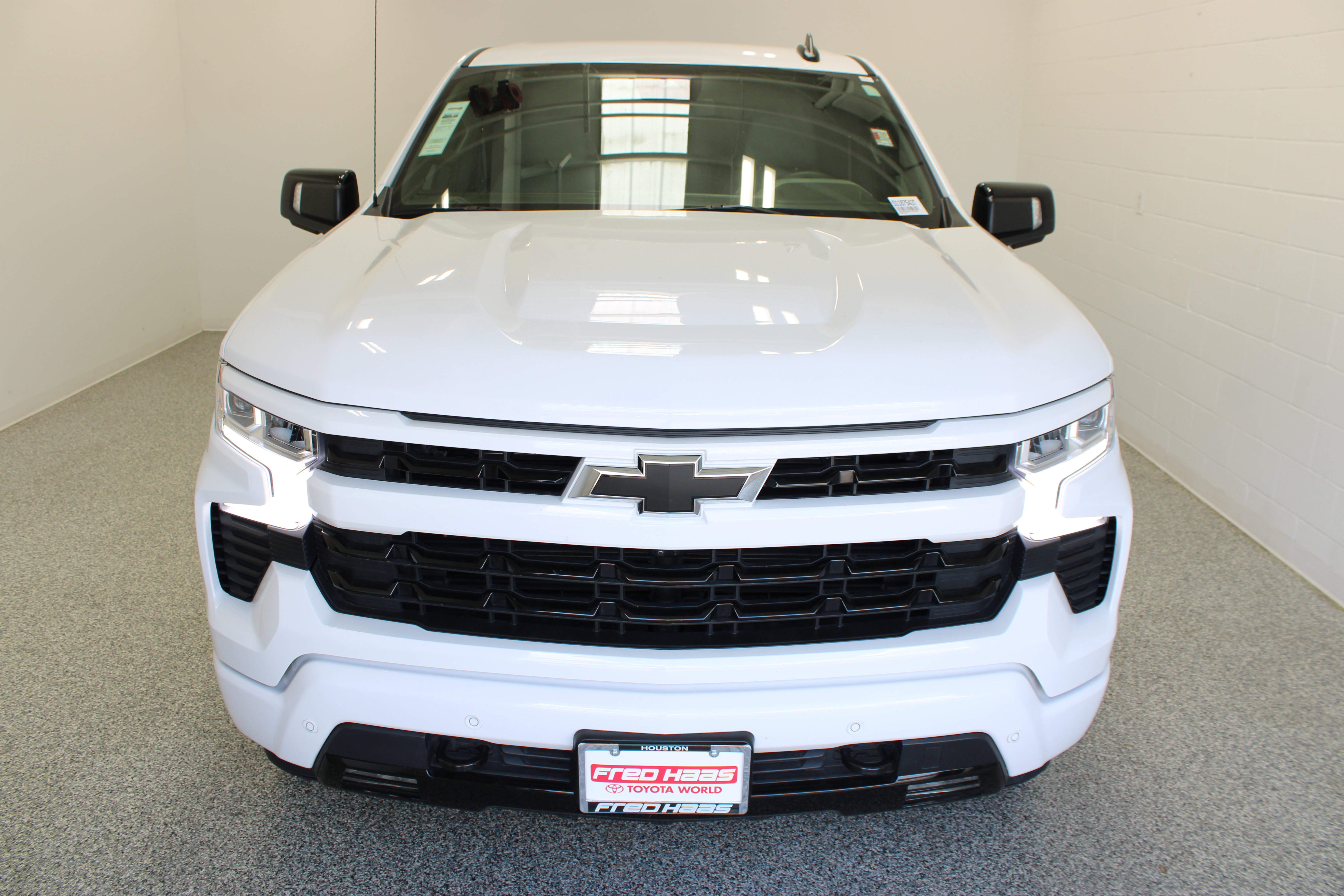 Used 2025 Chevrolet Silverado 1500 RST AWD/4WD image 3