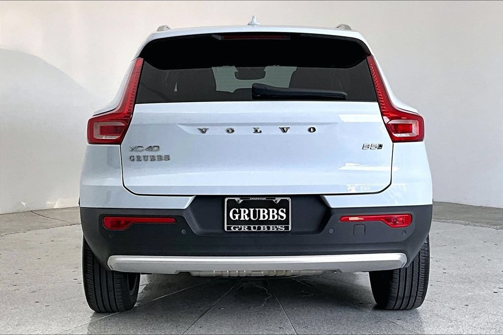 Certified 2024 Volvo XC40 B5 Core w/ Protection Package Premier AWD/4WD image 5