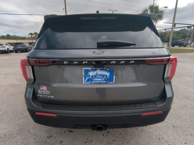 New 2026 Ford Explorer Active RWD image 6