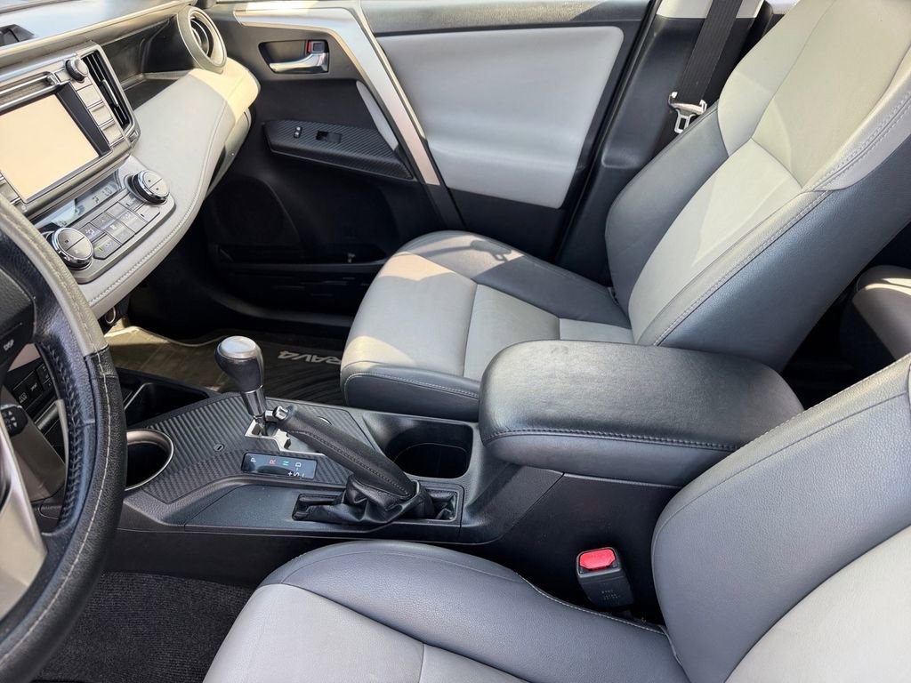 Used 2015 Toyota RAV4 Limited w/ Outdoor Package AWD/4WD image 12