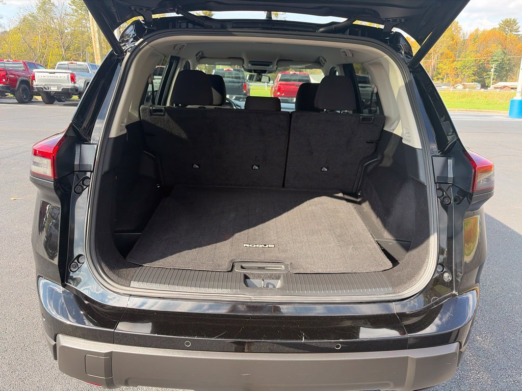 Used 2025 Nissan Rogue SV AWD/4WD image 31
