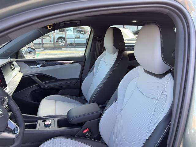 New 2026 Volkswagen Tiguan SE R-Line image 13