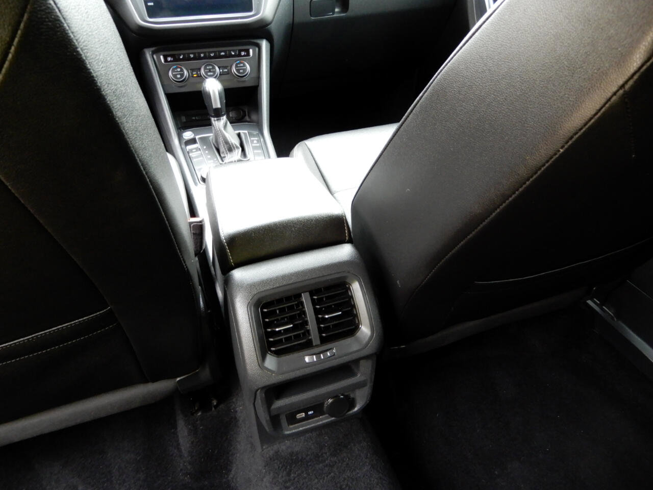 Used 2021 Volkswagen Tiguan SE image 21