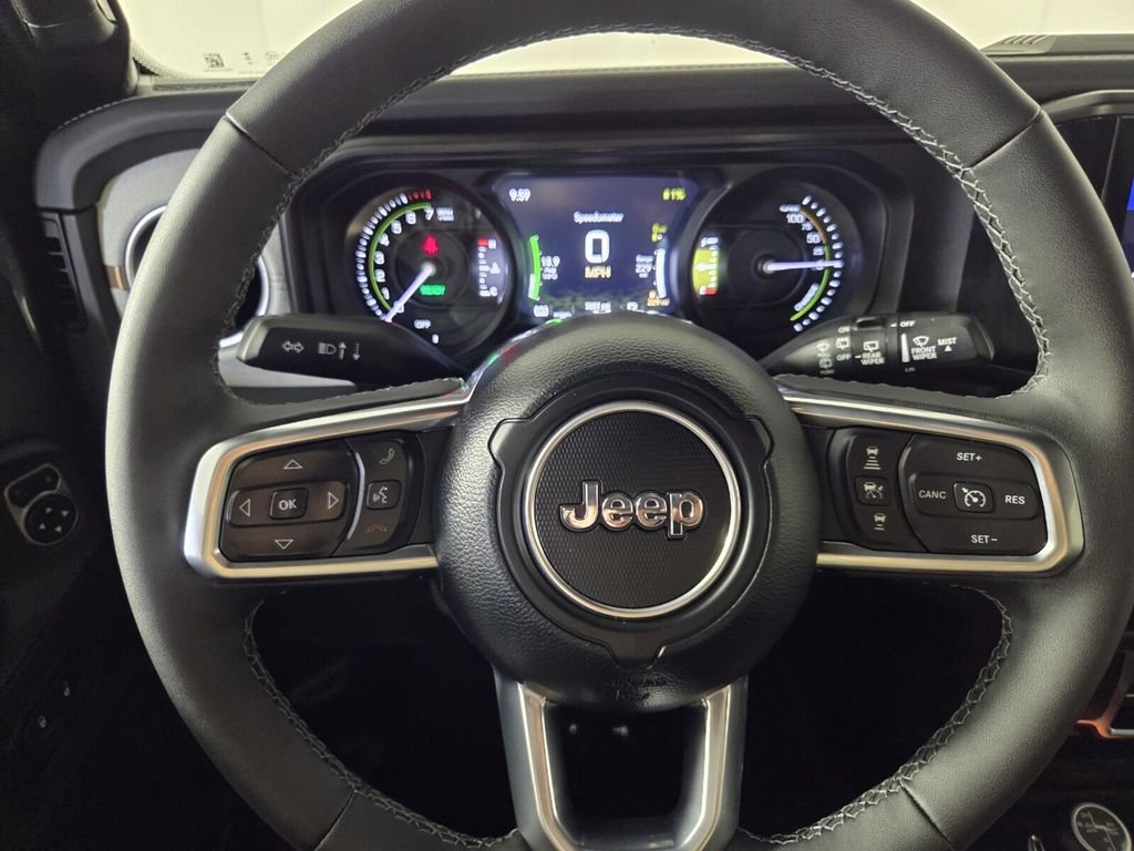 Certified 2025 Jeep Wrangler Sahara w/ Safety Group image 18