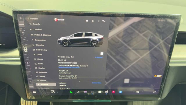 Used 2024 Tesla Model X image 33