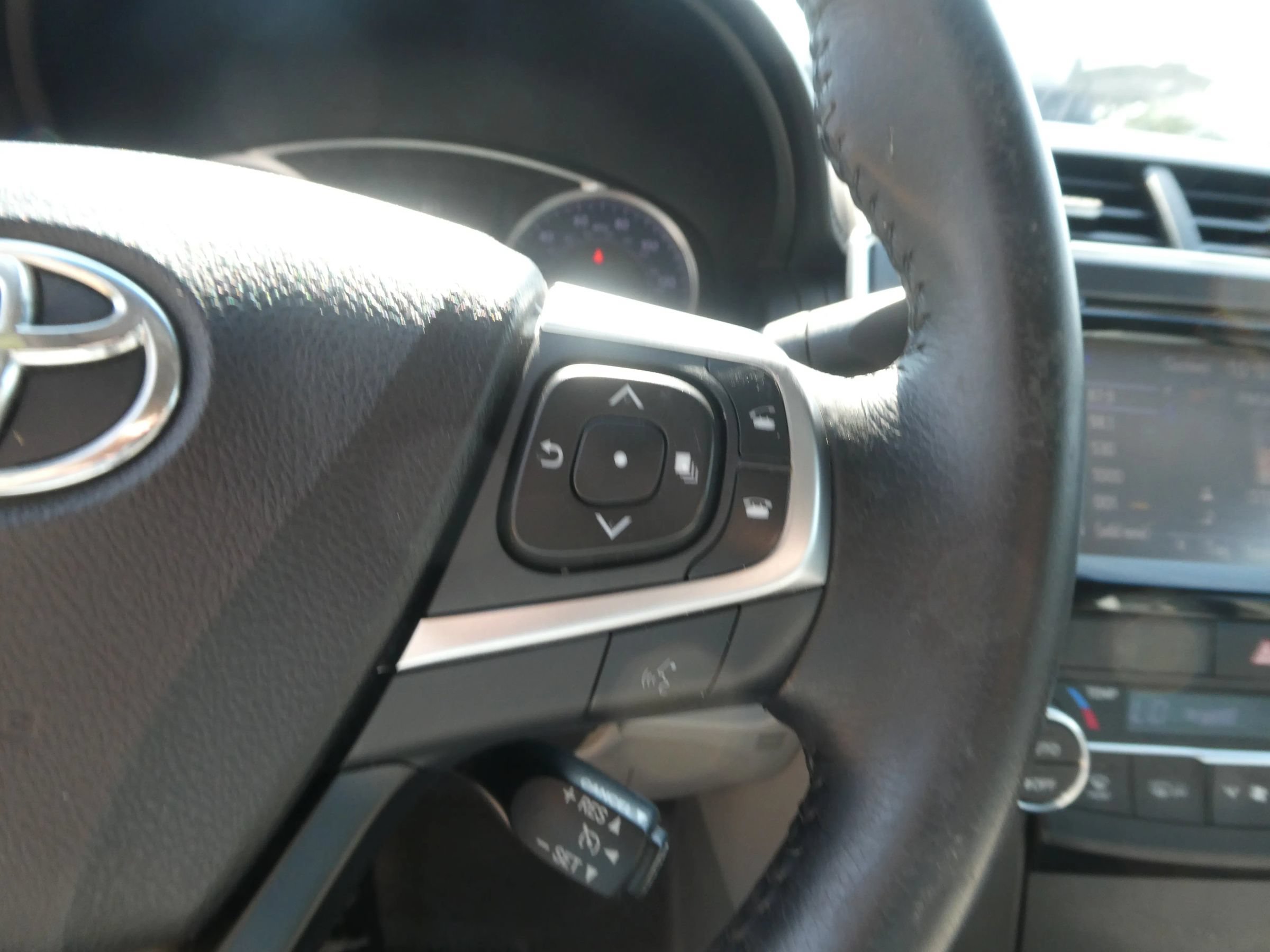 Used 2015 Toyota Camry XLE FWD image 21