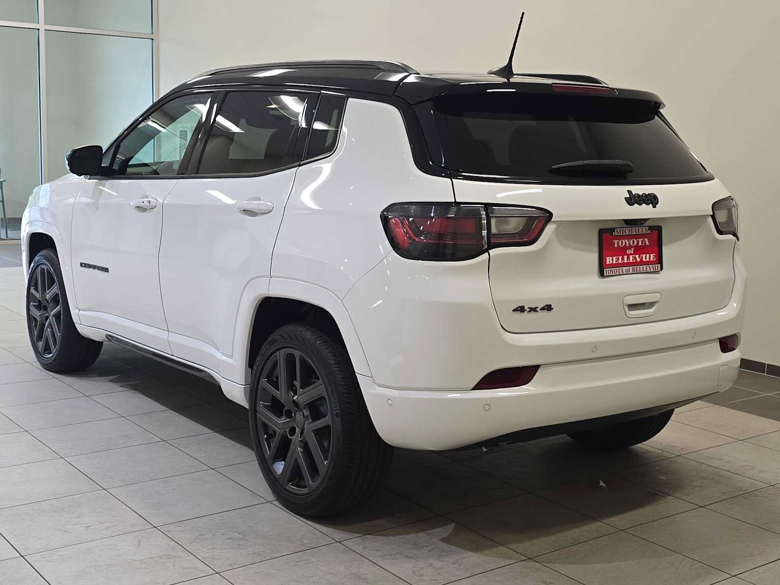 Used 2024 Jeep Compass Limited w/ Driver Assist Group I AWD/4WD image 4