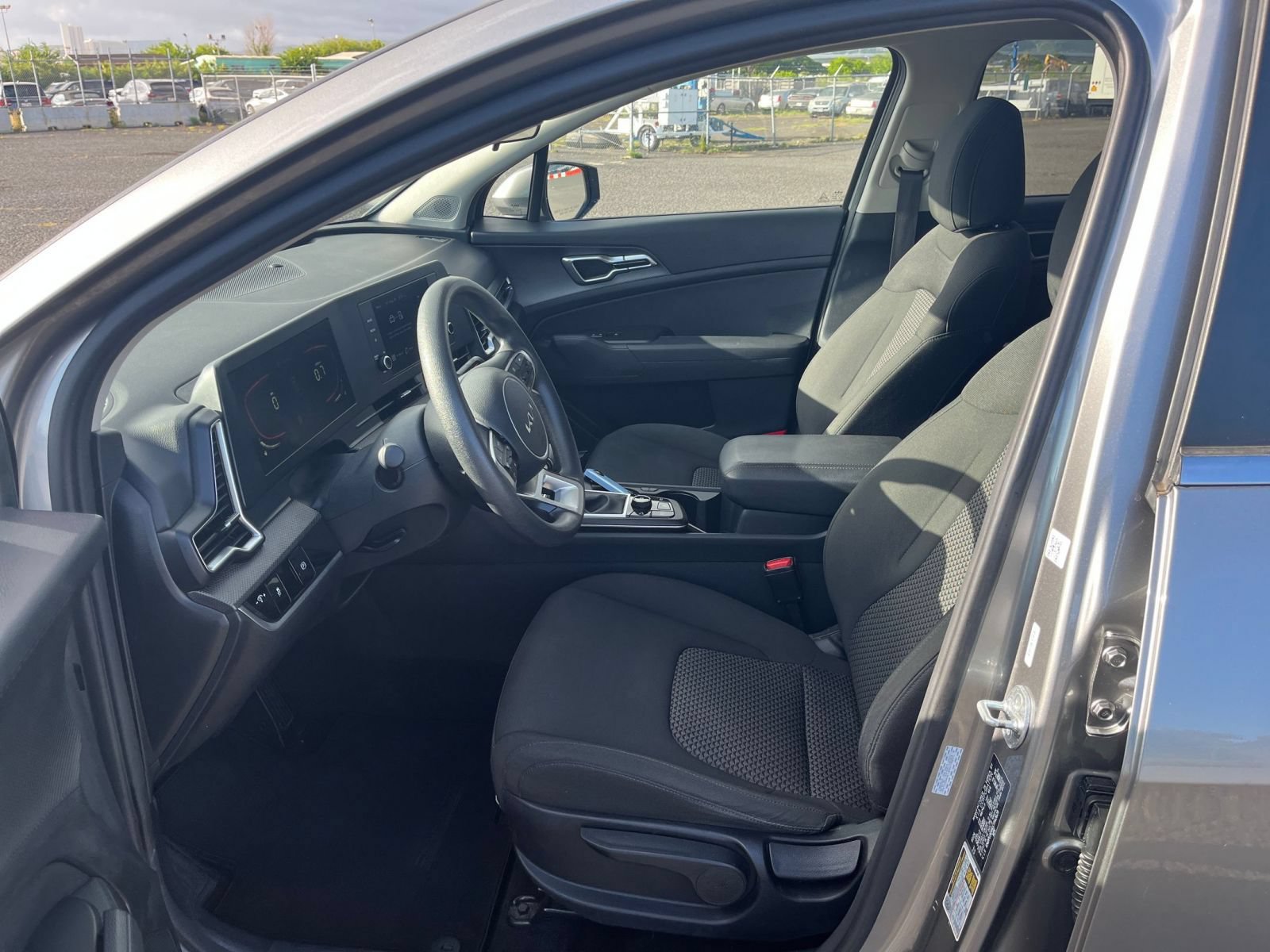 Used 2025 Kia Sportage LX FWD image 21