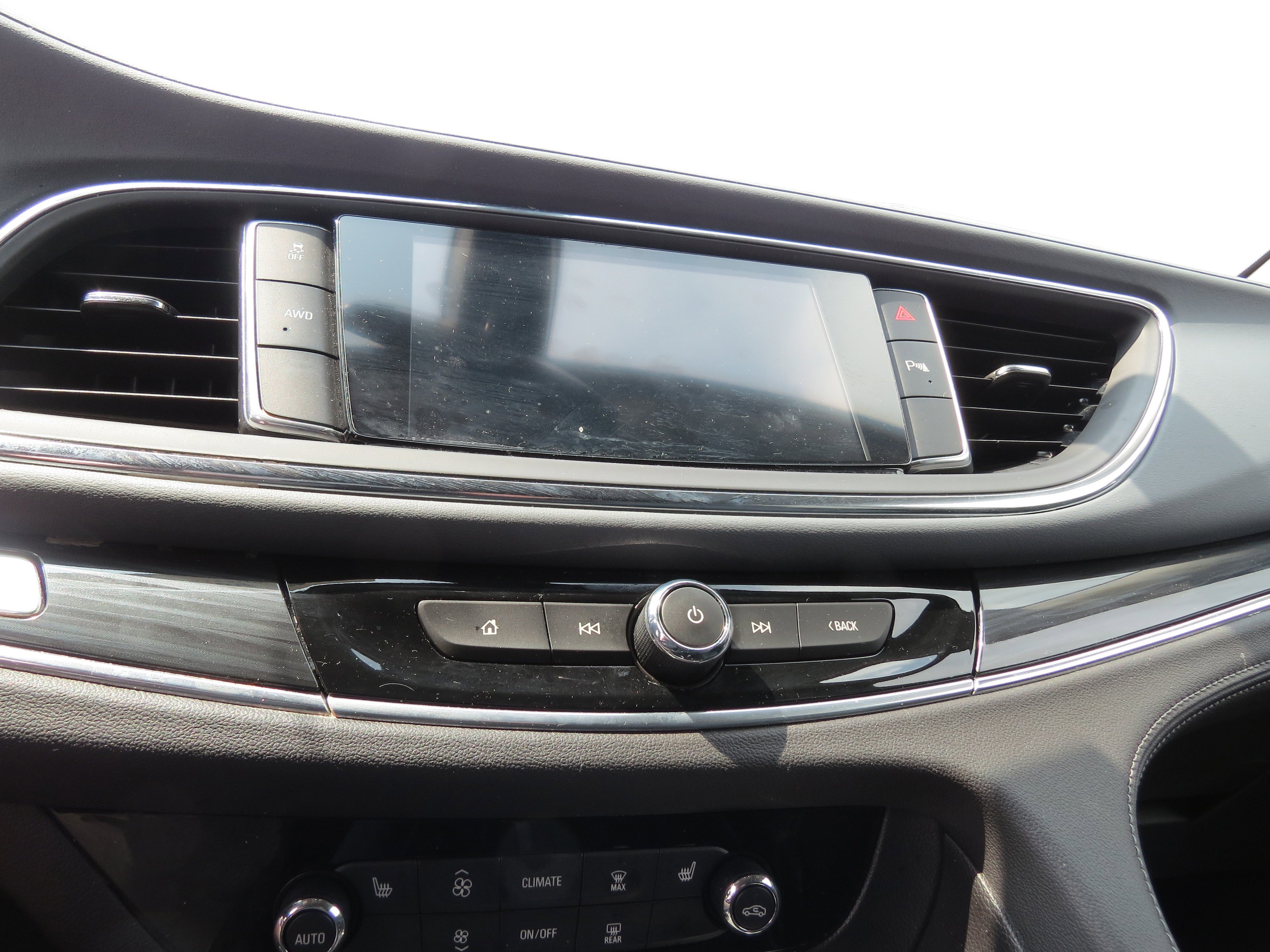 Used 2021 Buick Enclave Essence image 31