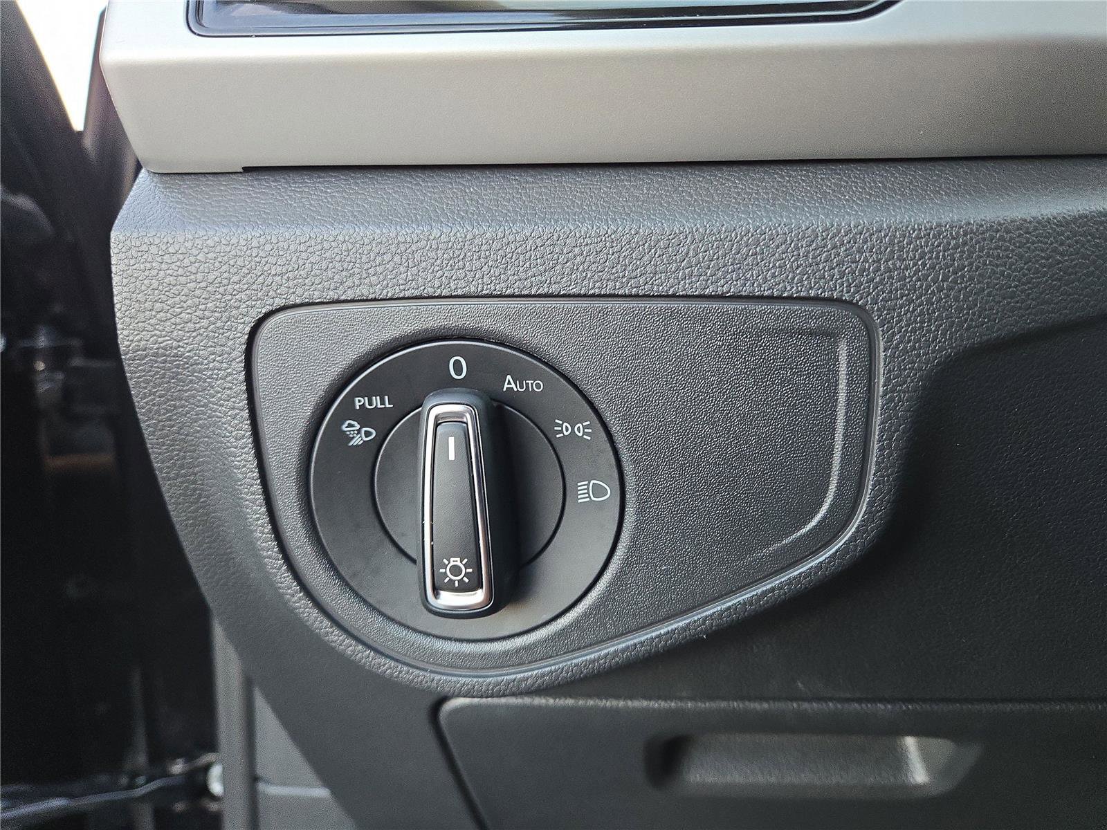 Used 2023 Volkswagen Atlas SE image 13