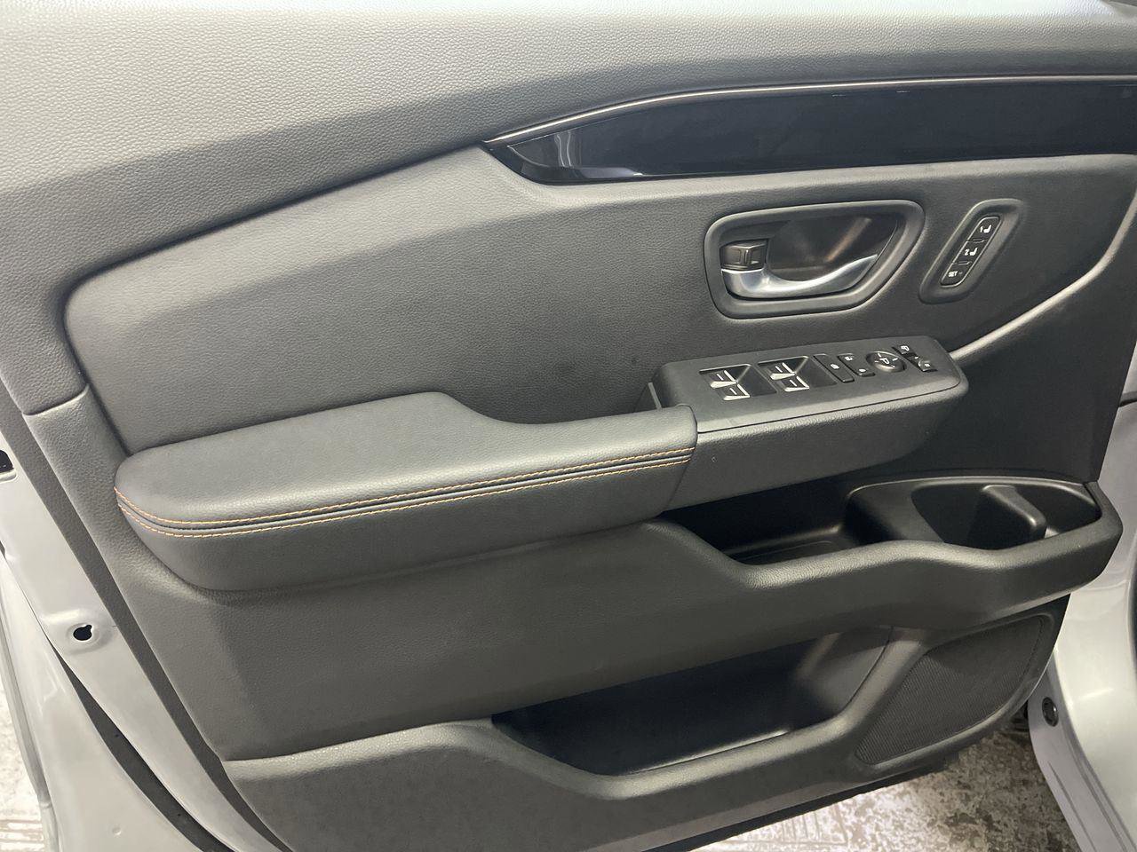 Certified 2025 Honda Pilot TrailSport image 13