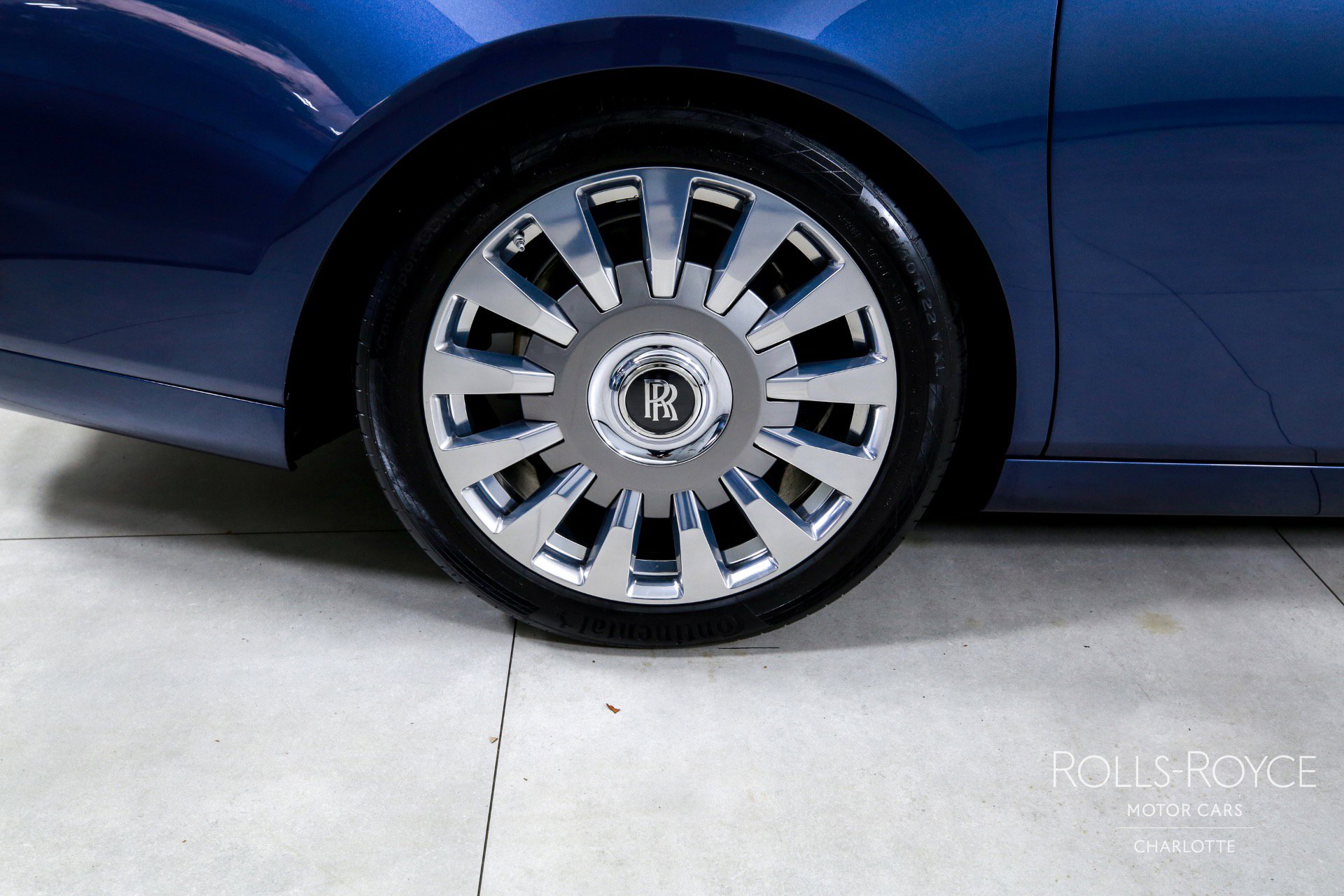 Used 2019 Rolls-Royce Phantom Sedan image 39