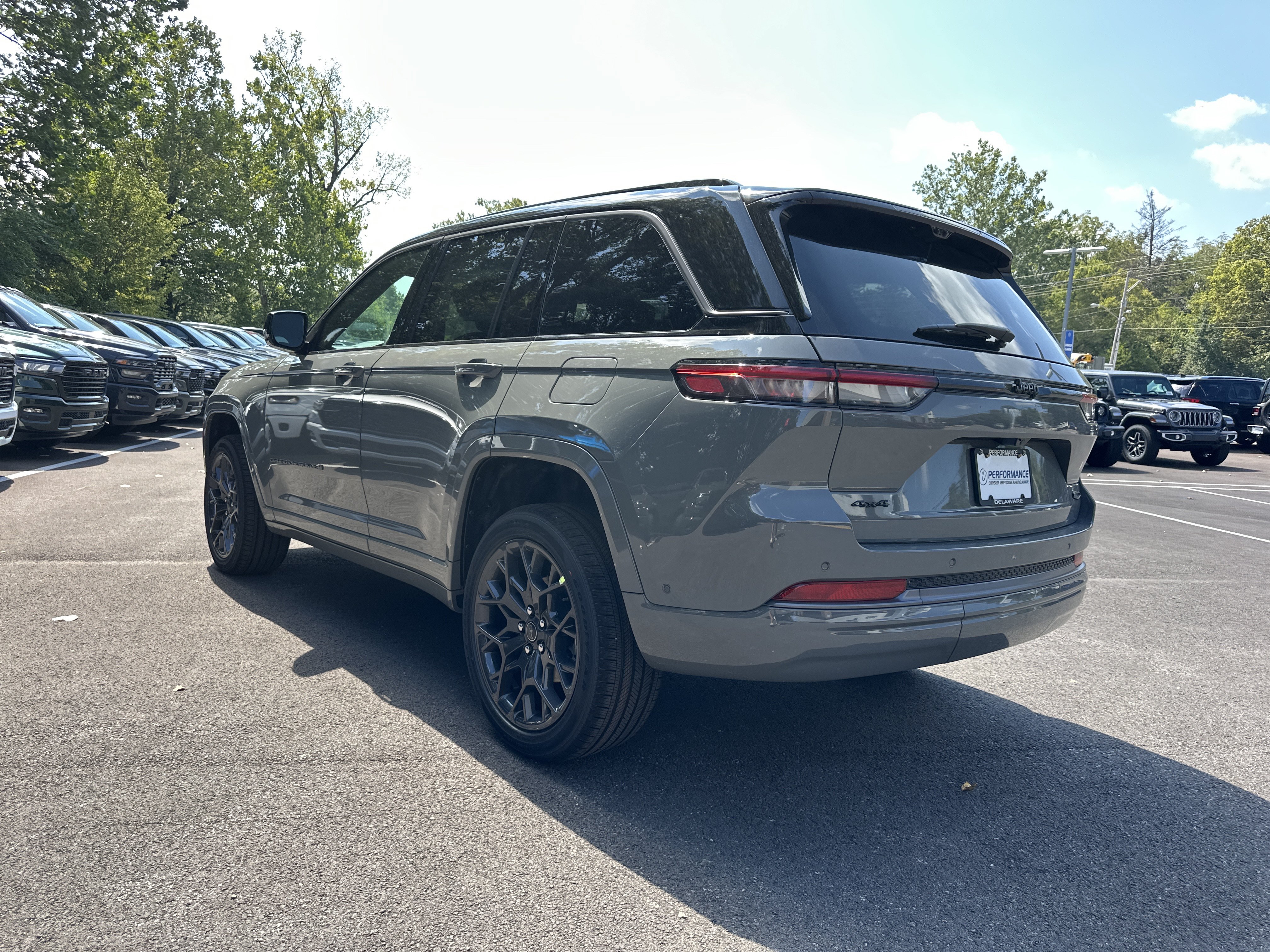 New 2027 Jeep Grand Cherokee Summit AWD/4WD image 27