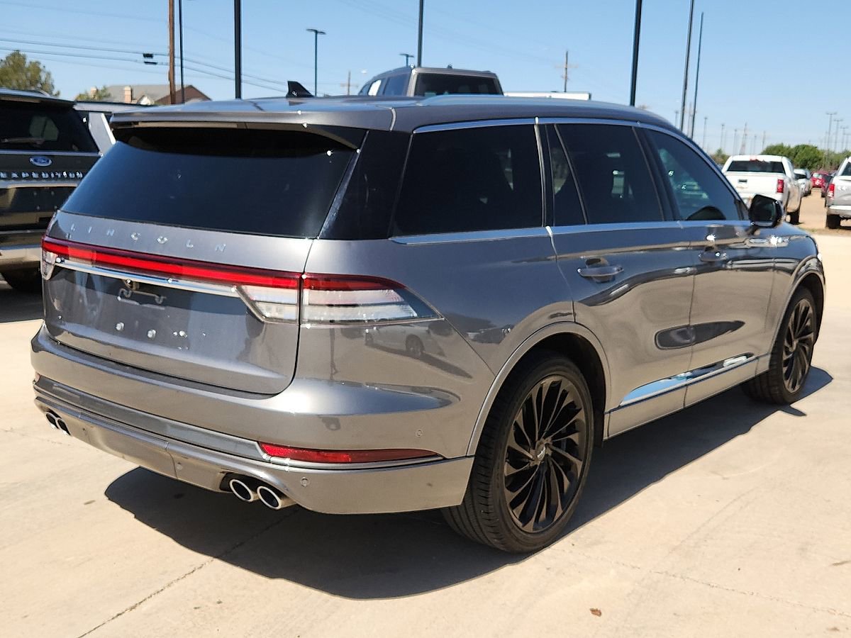Used 2022 Lincoln Aviator Reserve w/ Equipment Group 201A AWD/4WD image 3