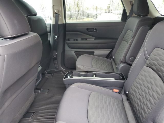 Used 2025 Nissan Pathfinder SV w/ SV Premium Package FWD image 10