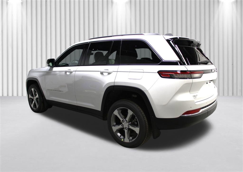 New 2025 Jeep Grand Cherokee Limited w/ Luxury Tech Group II image 5