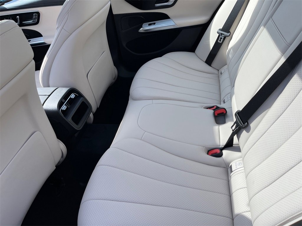 New 2026 Mercedes-Benz E 450 4MATIC Sedan image 8