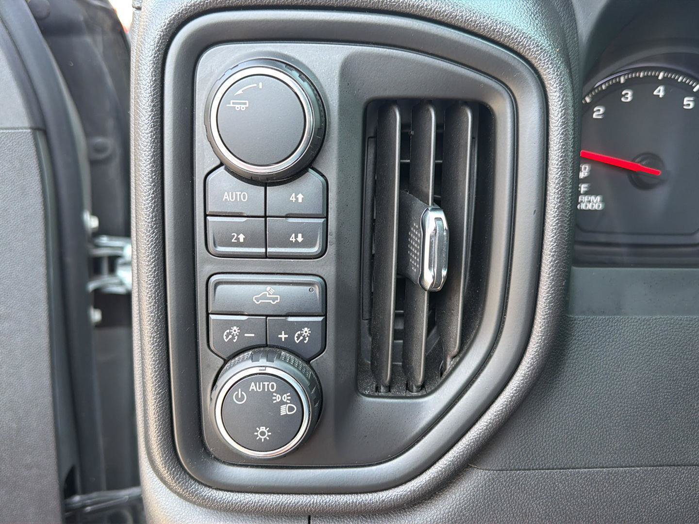 Used 2024 Chevrolet Silverado 1500 Custom Trail Boss AWD/4WD image 19