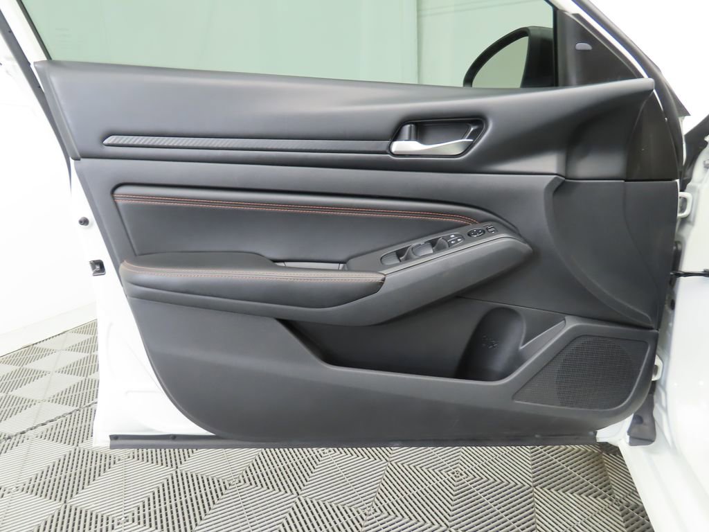Used 2022 Nissan Altima 2.5 SR w/ Midnight Edition Package image 22