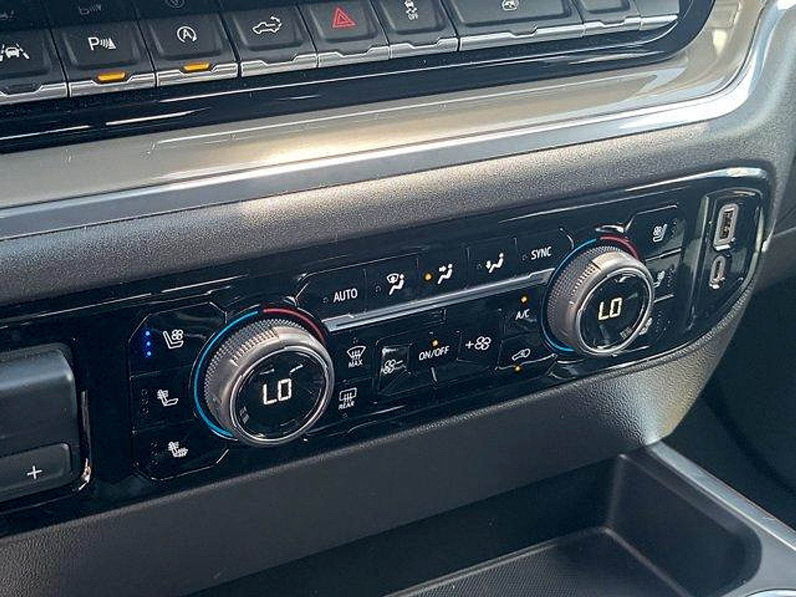 Used 2022 Chevrolet Silverado 1500 High Country RWD image 31