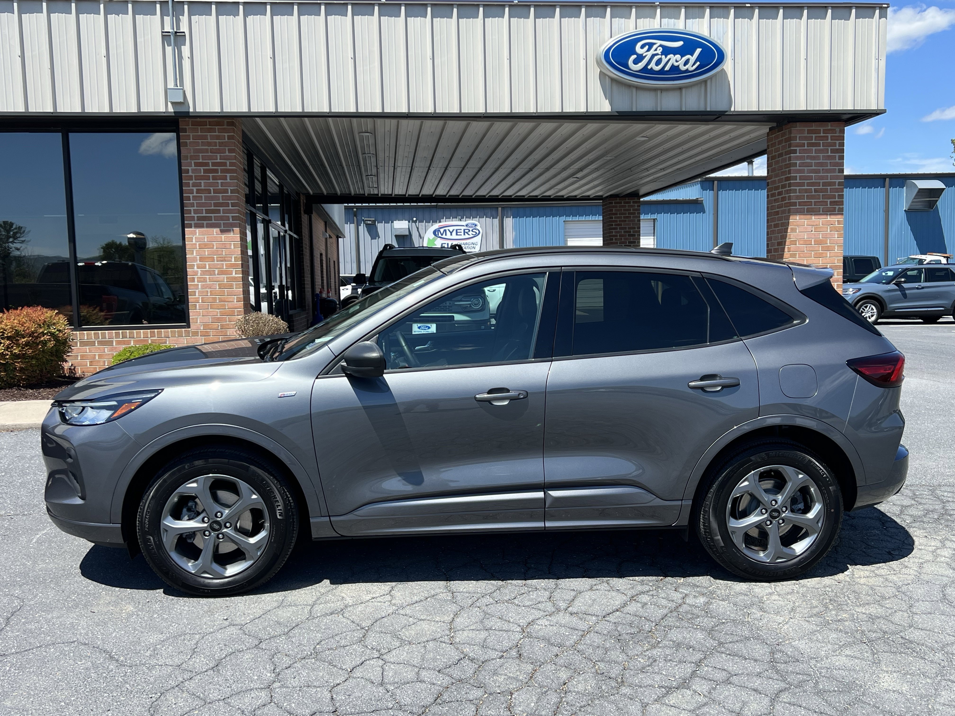 Used 2024 Ford Escape ST-Line w/ Tech Pack #1 AWD/4WD video 1