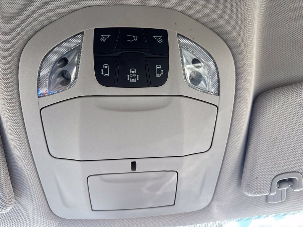 Used 2021 Chrysler Pacifica Touring-L w/ Premium & Safety Sphere Group AWD/4WD image 22