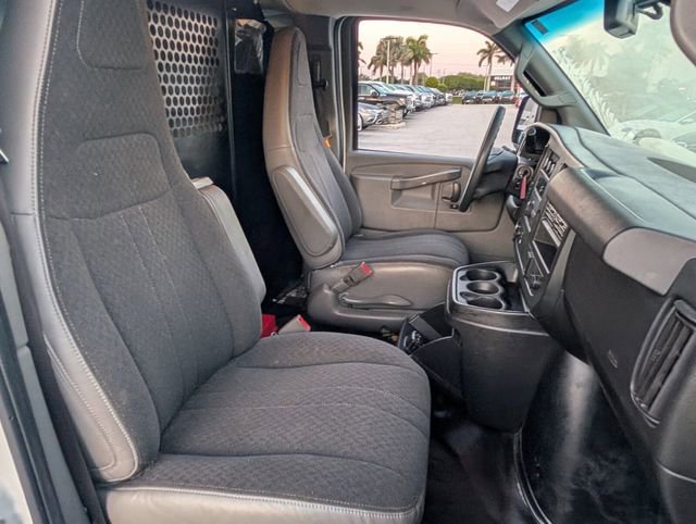 Used 2021 GMC Savana 2500 w/ Driver Convenience Package image 13