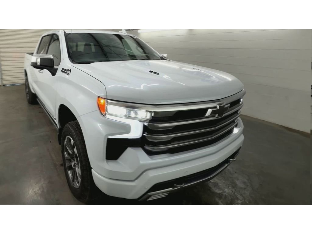 Used 2026 Chevrolet Silverado 1500 High Country w/ Technology Package image 3