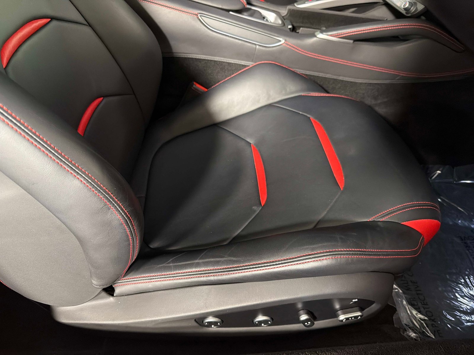 Used 2018 Ferrari GTC4Lusso T RWD image 26