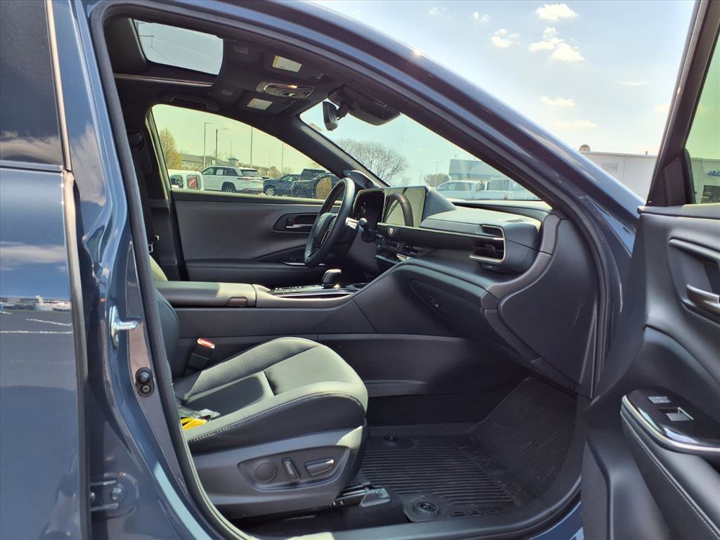 Used 2025 Toyota Crown Nightshade AWD/4WD image 28