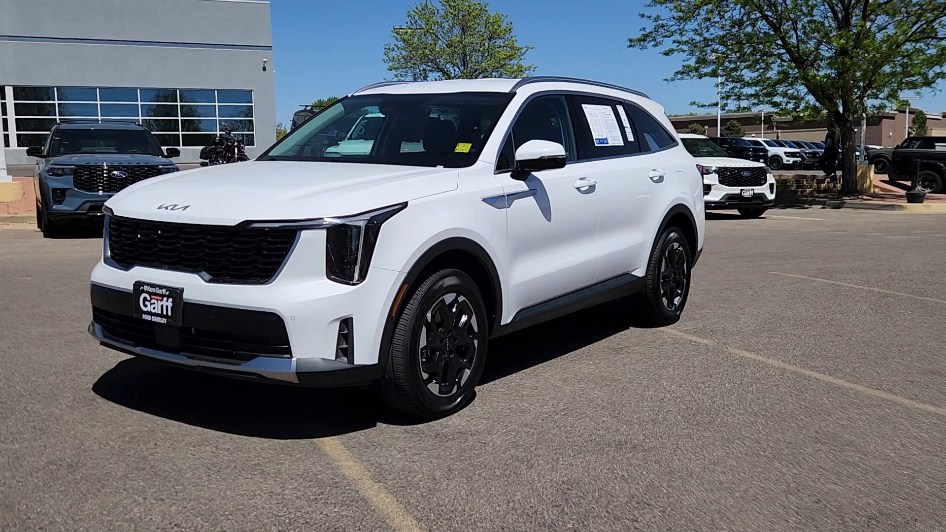Used 2024 Kia Sorento S AWD/4WD image 2