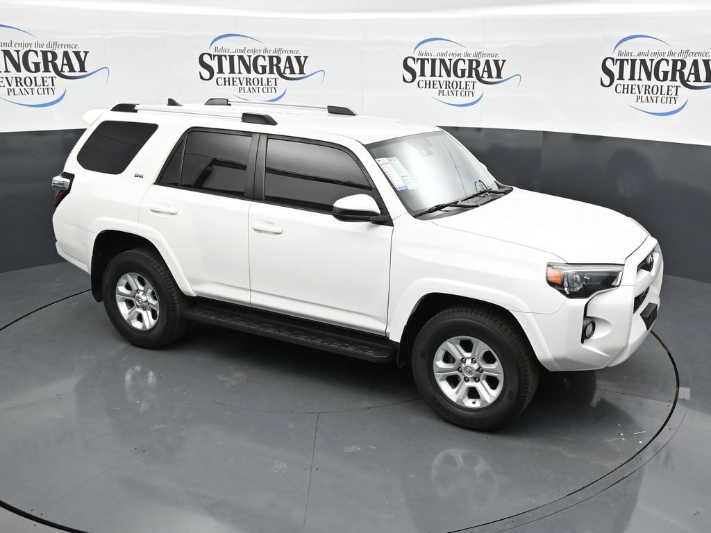 Used 2020 Toyota 4Runner SR5 AWD/4WD image 18